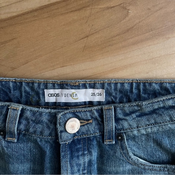 ASOS Mom High Waisted Distressed Mom Denim Jeans Size 25/26 - Picture 2 of 5